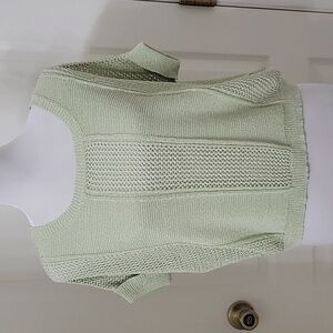 WOW Couture Size M Lightweight Muted Lime Green Short Sleeve Sweater.  Open Knit